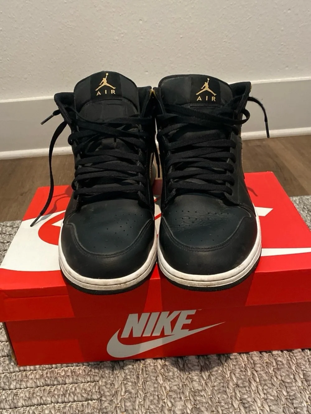 Jordan mid Top Sneakers - Black/Gold